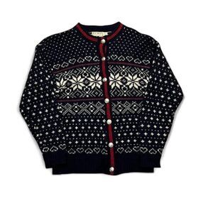 Vintage knit Llbean Men's Blue and Navy Cardigan